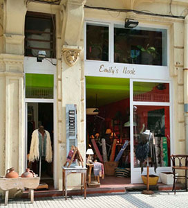 Interior de la tienda Emily's Nook